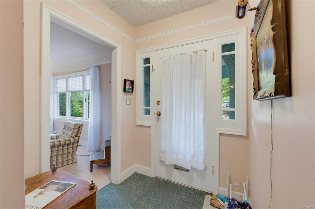 Fifth View of 817 St Patrick St, Oak Bay, BC, V8S 4X7