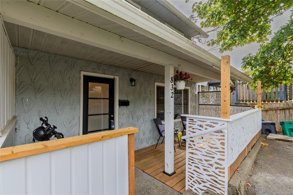 Third View of 832 Holly Hill Rd, Nanaimo, BC, V9R 5T1