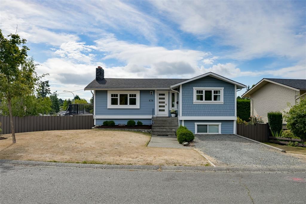Fifth View of 670 Polyanthus Cres, Saanich, BC, V8P 4H4