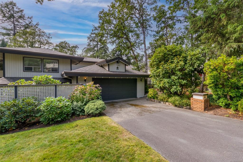 Fourth View of 909 Carolwood Dr, Quail Run, Saanich, BC, V8X 3T9