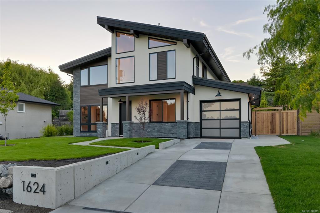 Third View of 1624 Warren Gdns, Victoria, BC, V8S 1T1