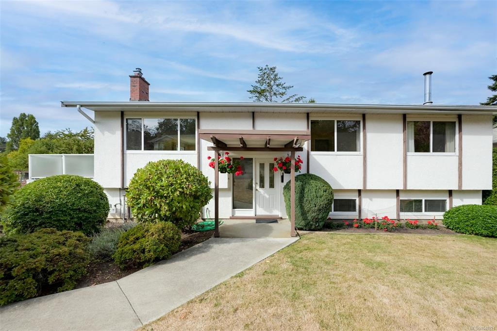 4218 Thornhill Cres, 1048921, BC,