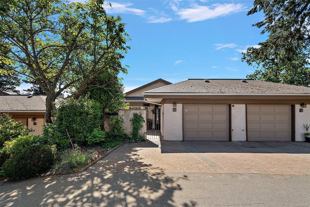 Second View of 901 Kentwood Lane, Falcon Ridge Estates, Saanich, BC, V8Y 2Y7