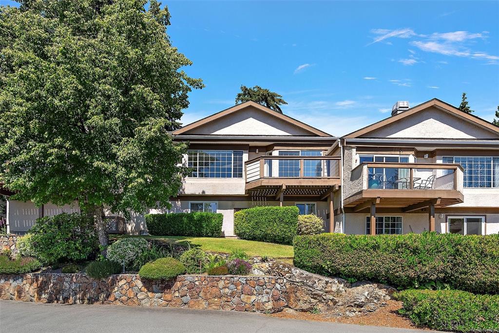 Third View of 901 Kentwood Lane, Falcon Ridge Estates, Saanich, BC, V8Y 2Y7