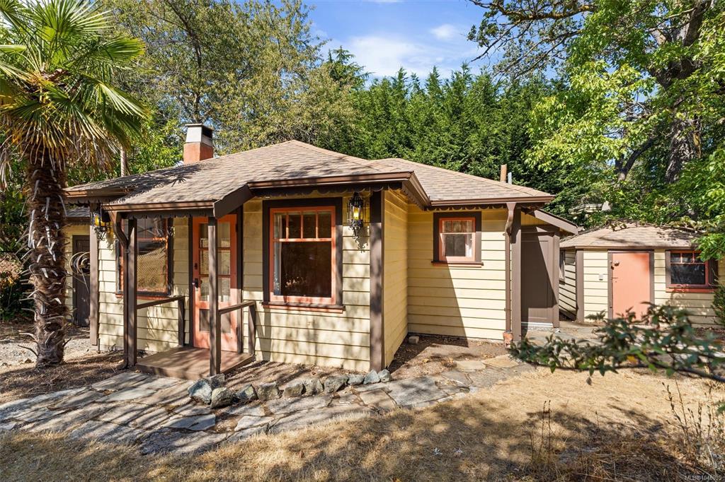 Third View of 1030 Falmouth Rd, Saanich, BC, V8X 3A5