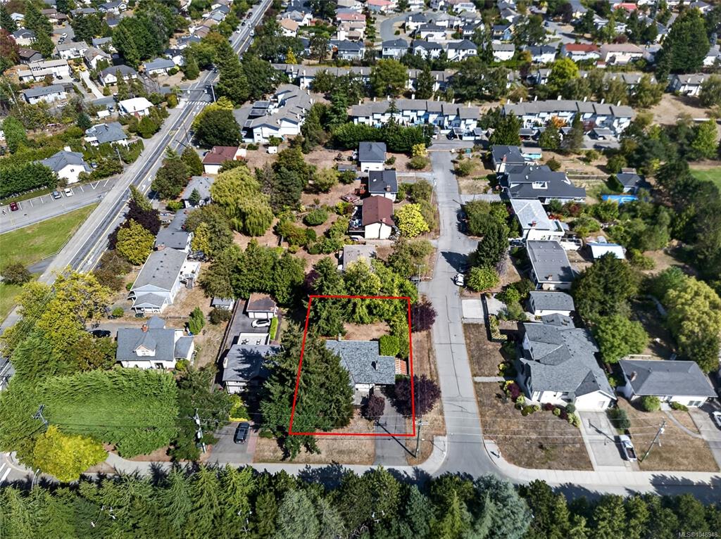 Third View of 2214 Mccoy Rd, Saanich, BC, V8N 1E5