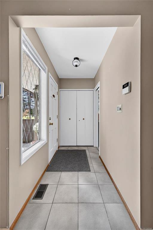Fifth View of 2214 Mccoy Rd, Saanich, BC, V8N 1E5