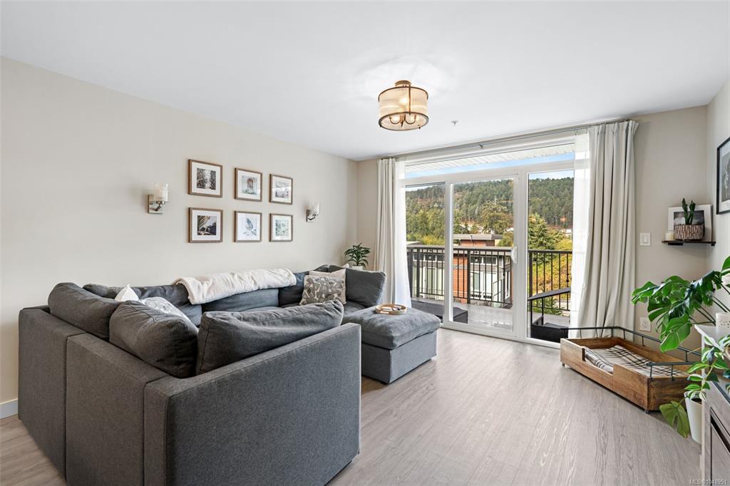 Third View of 110 Presley Pl, View Royal, BC, V9B 0Z1