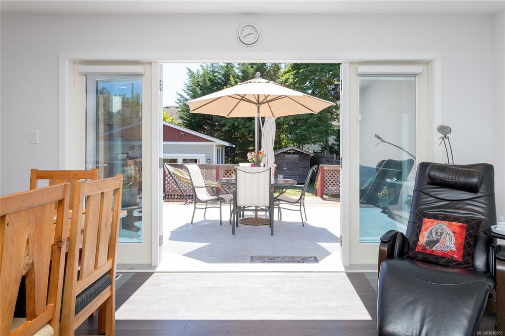 Second View of 367 Vincent Ave, Saanich, BC, V9A 2G8