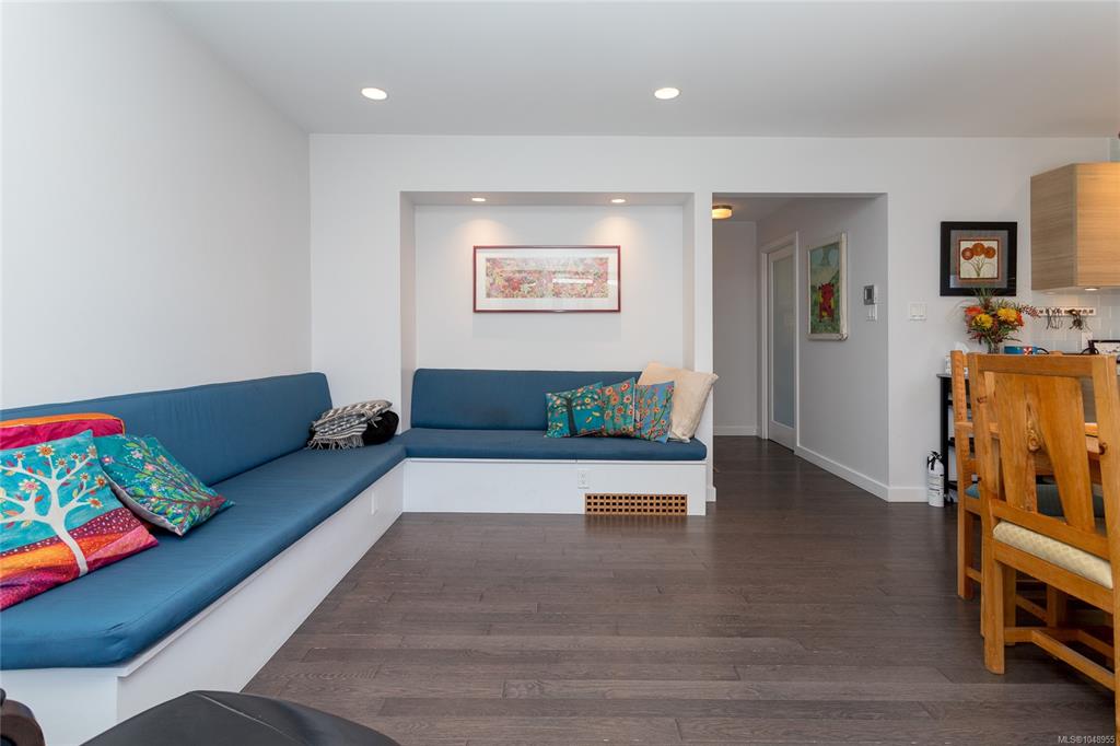 Fifth View of 367 Vincent Ave, Saanich, BC, V9A 2G8