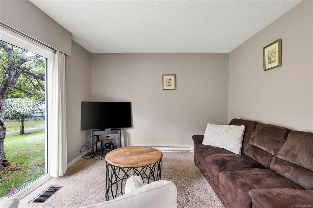 Fifth View of 3987 Gordon Head Rd, Saanich, BC, V8N 3X5