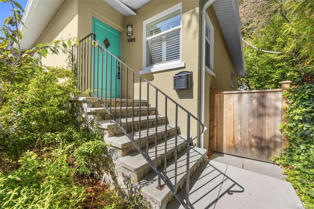 Fourth View of 1002 Walema Ave, Saanich, BC, V8Y 1N6