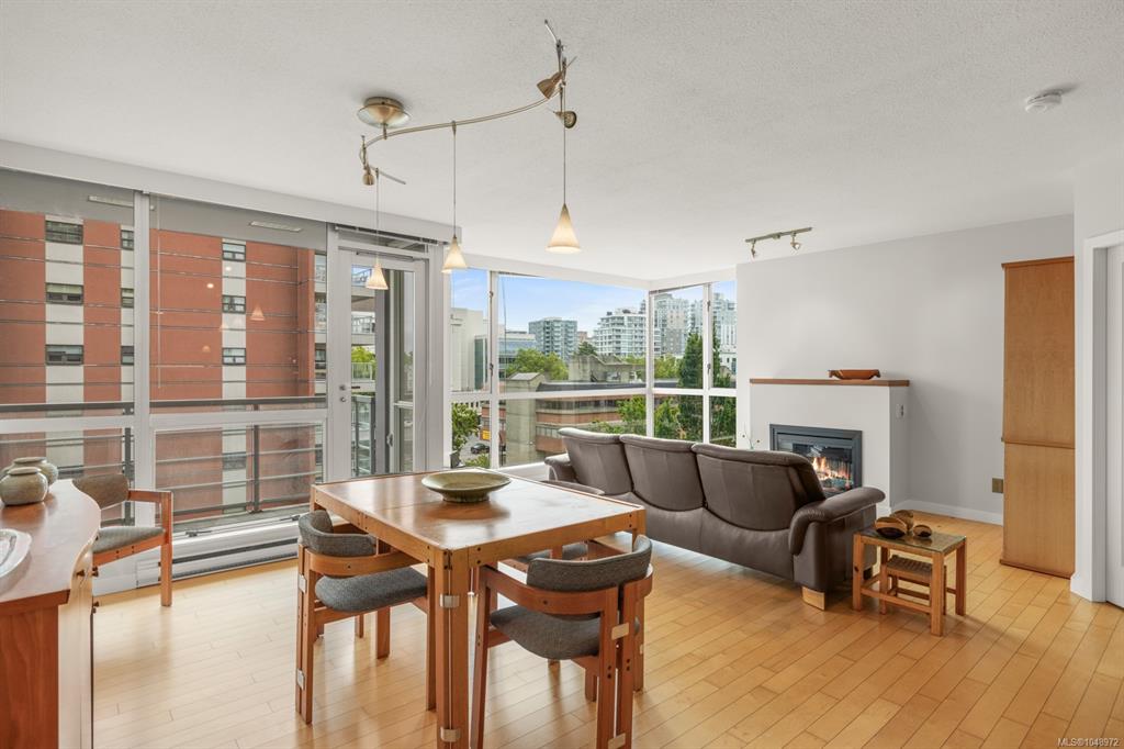 Fourth View of 732 Cormorant St, Corazon, Victoria, BC, V8W 1P8
