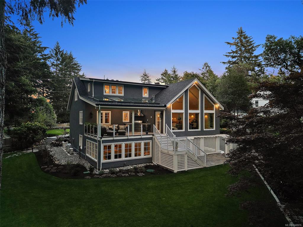 Second View of 2535 Queenswood Dr, Saanich, BC, V8N 1X4