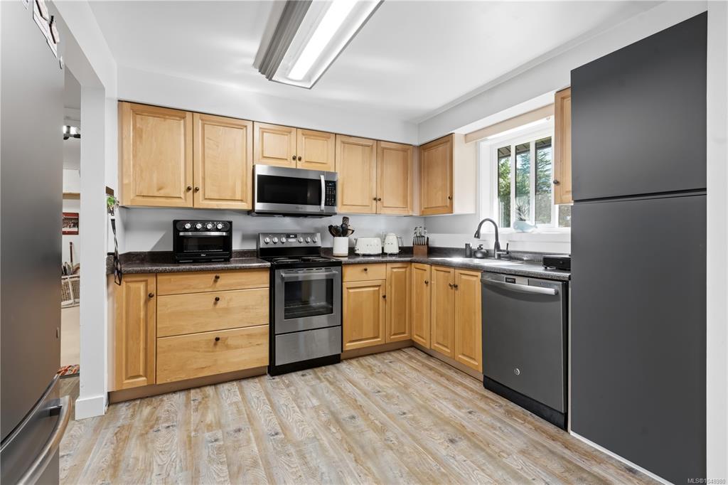 Fourth View of 1626 Larch Rd, Ucluelet, BC, V0R 3A0