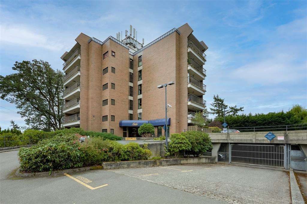 4030 Quadra St, 1048987, BC,