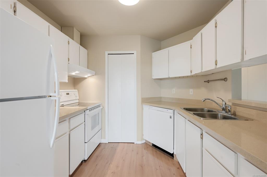 Fourth View of 4030 Quadra St, The Mirador, Saanich, BC, V8X 1K2