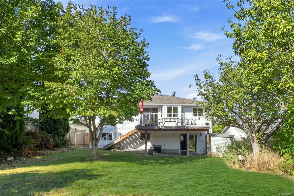 Third View of 5822 Shadow Mountain Rd, Nanaimo, BC, V9T 6B3
