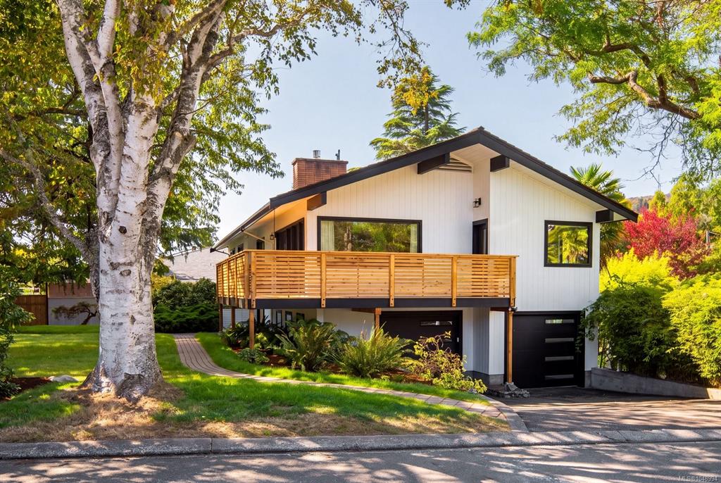 Third View of 1601 Mileva Lane, Saanich, BC, V8N 2V6