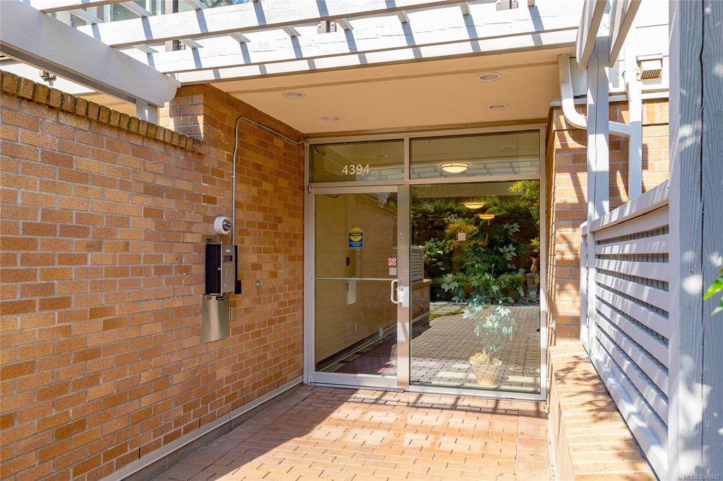 Third View of 4394 West Saanich Rd, Saanich, BC, V8Z 0B5