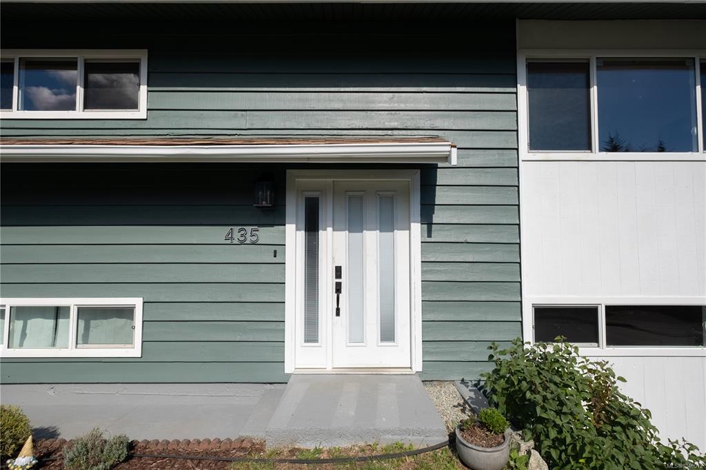 Third View of 435 Cedar Cres, Gold River, BC, V0P 1G0