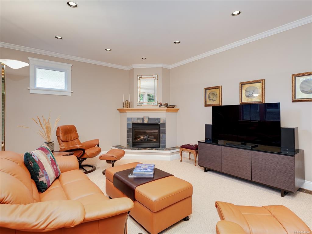 Third View of 2286 Hazelton Pl, Saanich, BC, V8N 5C3