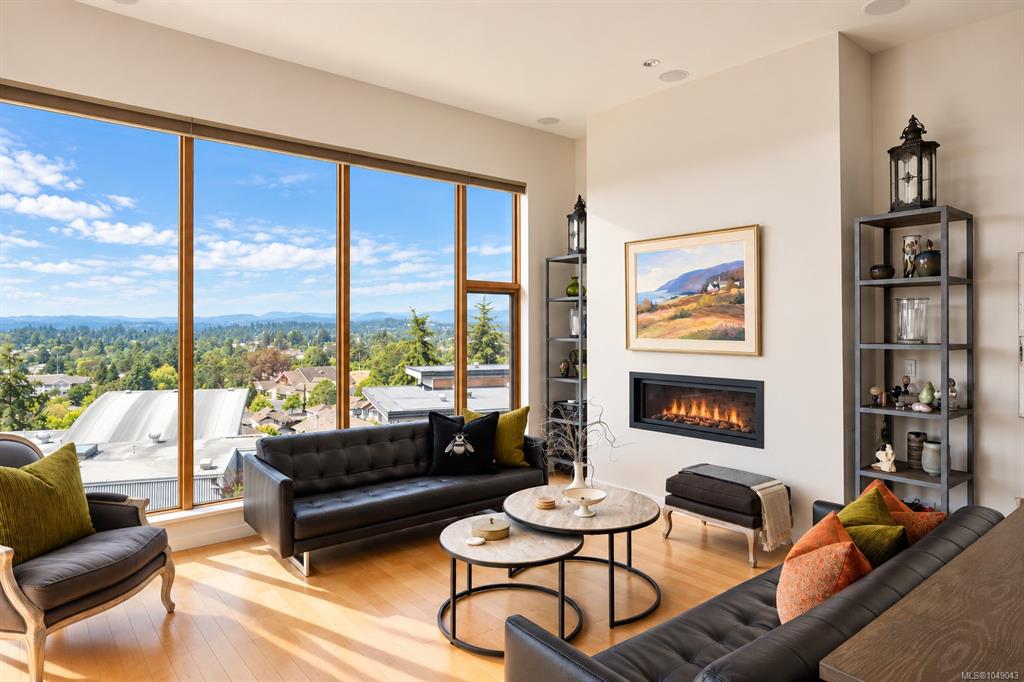 Third View of 4022 Rainbow Hill Lane, Saanich, BC, V8X 0A6