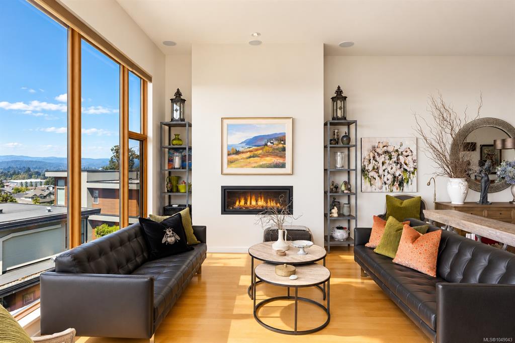 Fourth View of 4022 Rainbow Hill Lane, Saanich, BC, V8X 0A6
