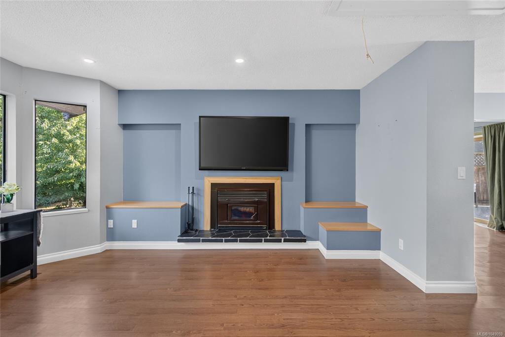 Fifth View of 7115 Wallace Dr, Central Saanich, BC, V8M 1G9