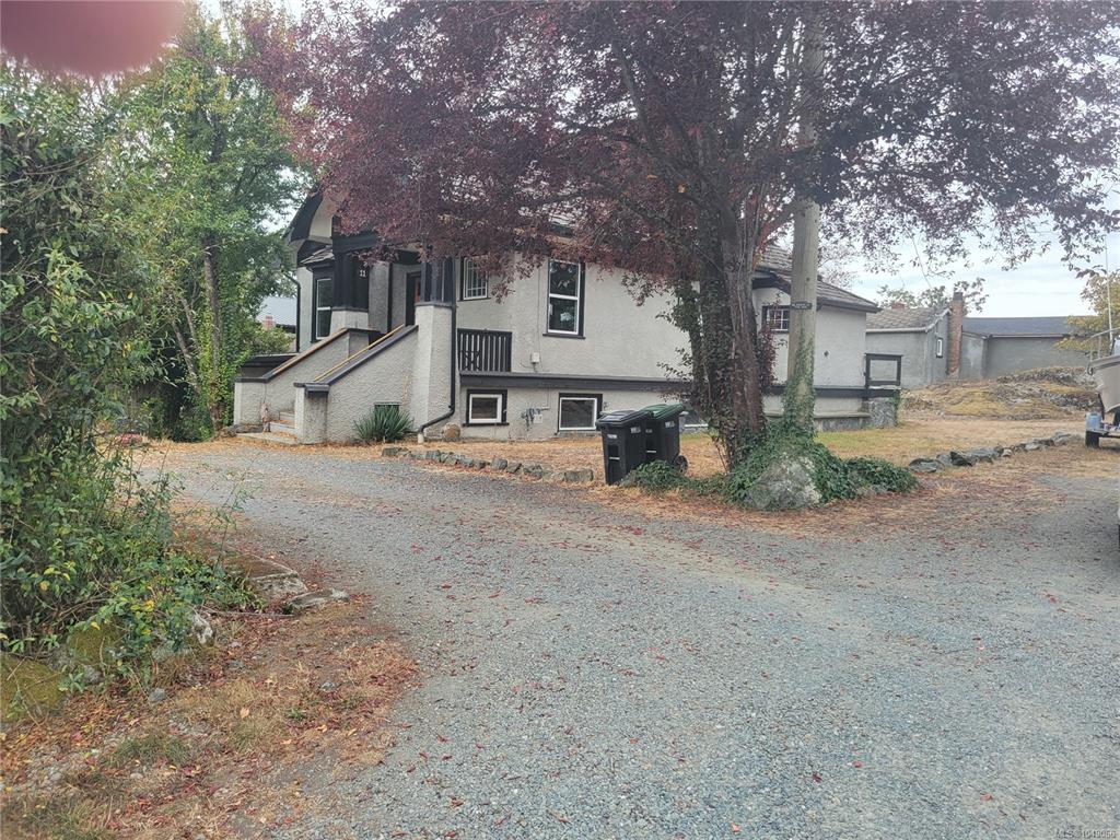 11 Eaton Ave, 1049066, BC,
