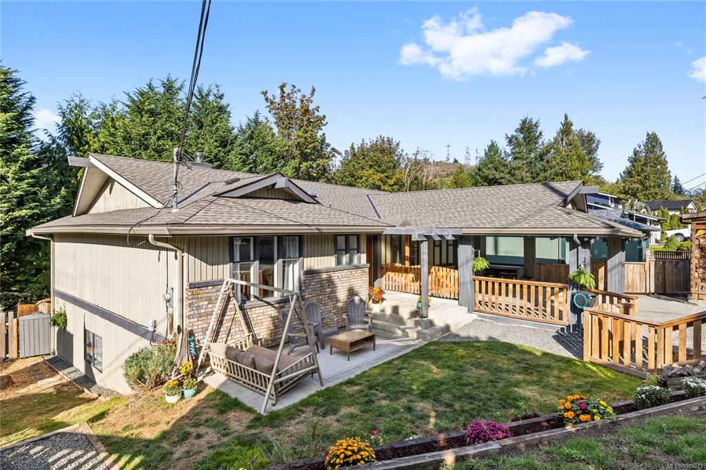 Third View of 3557 Fairview Dr, Nanaimo, BC, V9T 4R5