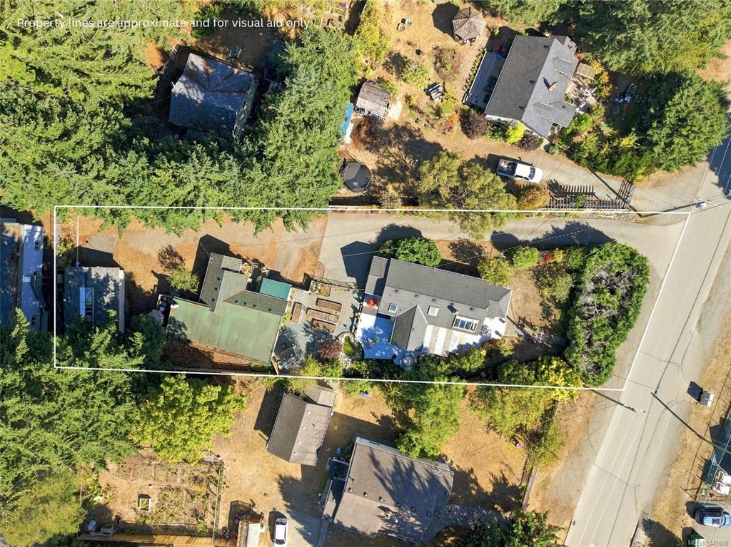 Third View of 611 Pioneer Cres, Parksville, BC, V9P 1T5