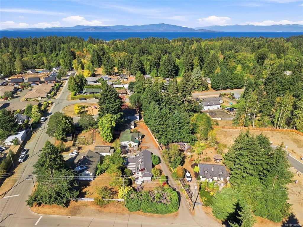 Fourth View of 611 Pioneer Cres, Parksville, BC, V9P 1T5
