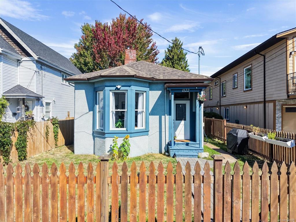 Third View of 1122 North Park St, Victoria, BC, V8T 1C8
