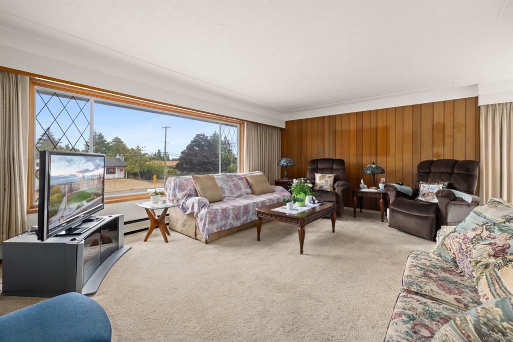 Fourth View of 1867 Grandview Dr, Saanich, BC, V8N 2T8