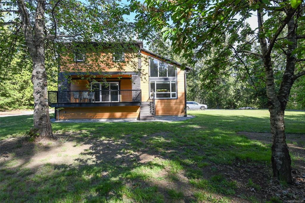 Second View of 3550 Cumberland Rd, Cumberland, BC, V0R 1S0