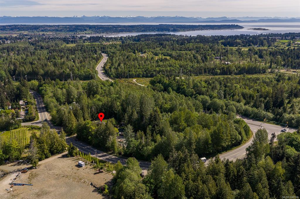 Fourth View of 3550 Cumberland Rd, Cumberland, BC, V0R 1S0