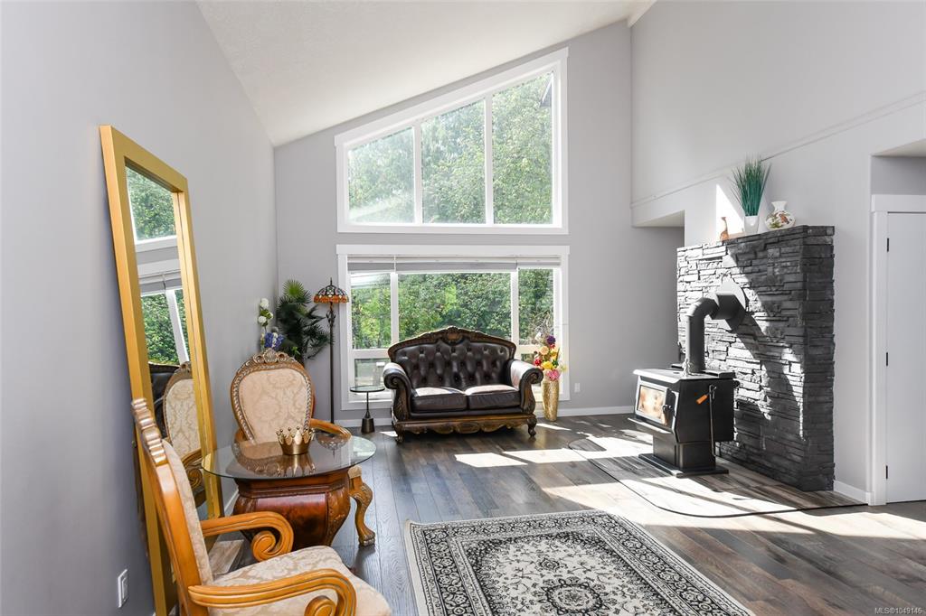Fifth View of 3550 Cumberland Rd, Cumberland, BC, V0R 1S0