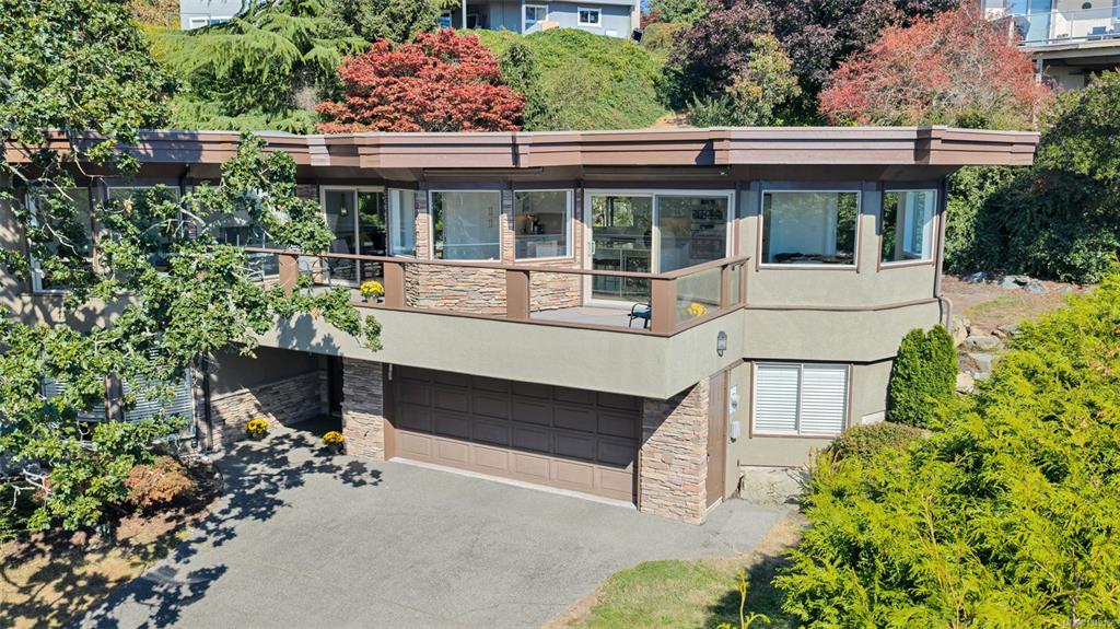 874 Kentwood Lane, 1049156, BC,