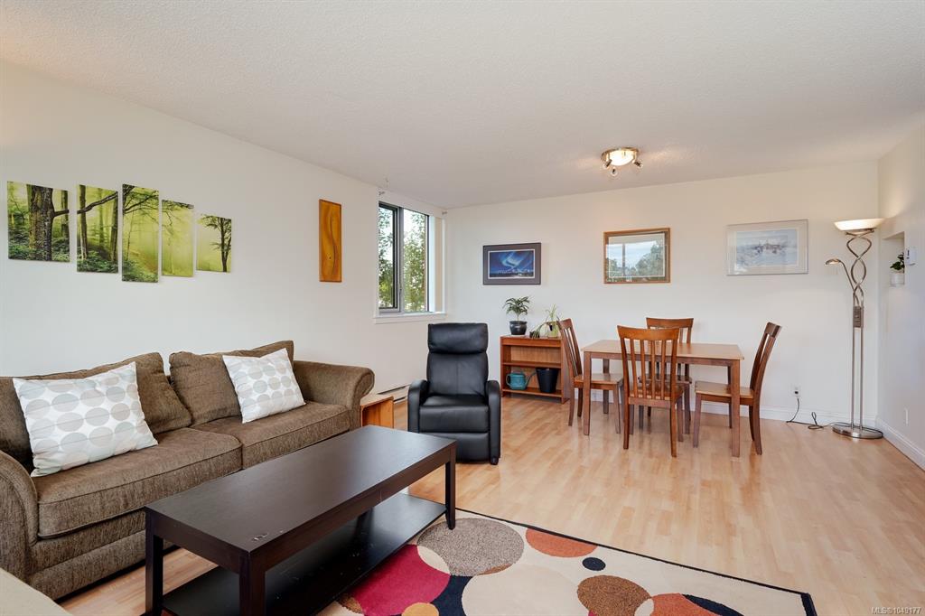 Fourth View of 327 Maitland St, Victoria, BC, V9A 7G7