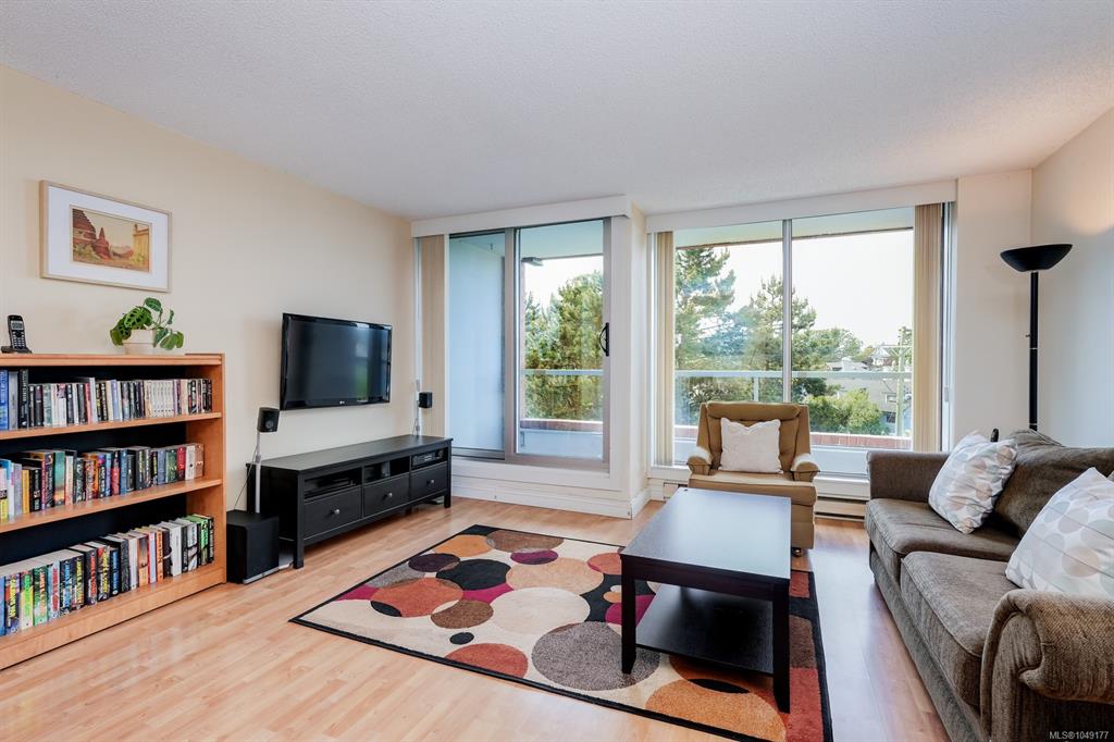 Fifth View of 327 Maitland St, Victoria, BC, V9A 7G7