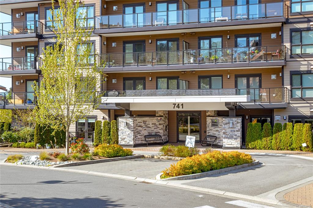 Fourth View of 741 Travino Lane, Travino Gardens, Saanich, BC, V8Z 0G3