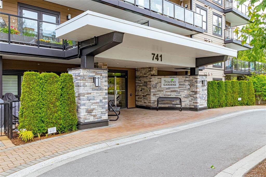 Fifth View of 741 Travino Lane, Travino Gardens, Saanich, BC, V8Z 0G3
