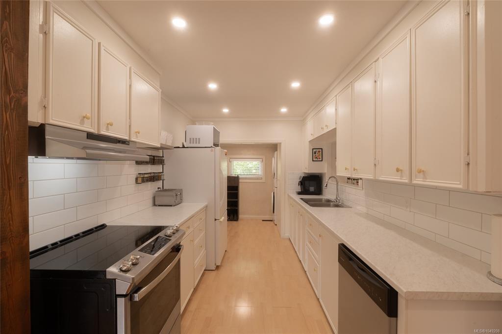 Fourth View of 5933 Deuchars Dr, Duncan, BC, V9L 1L5