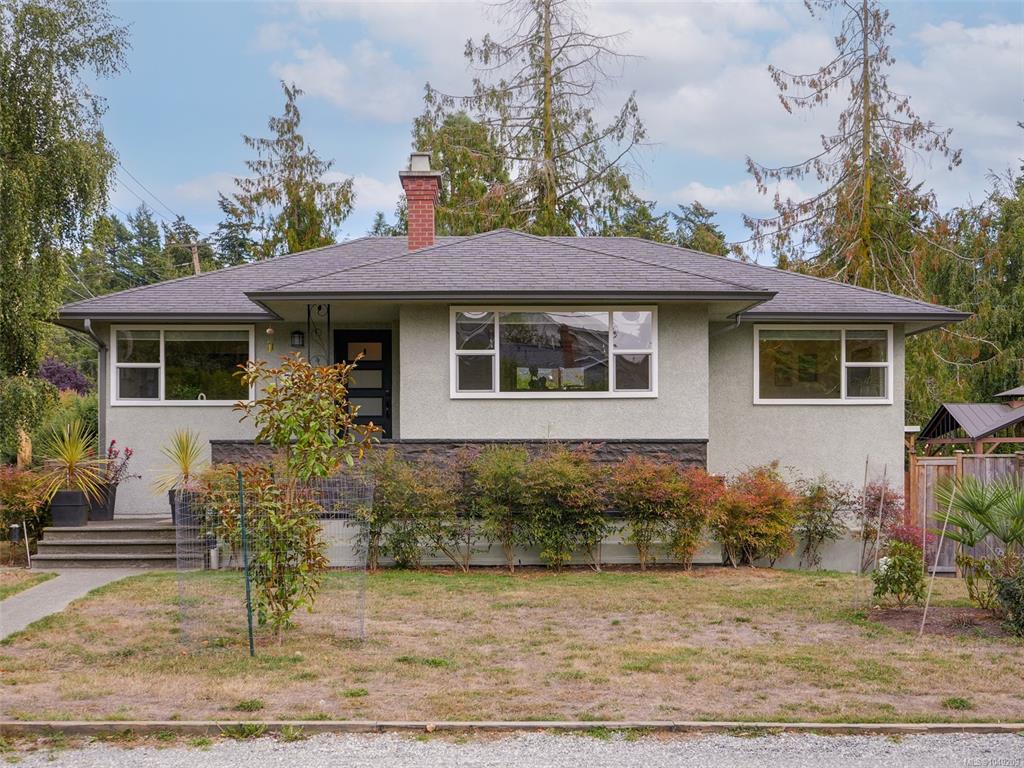 Second View of 3945 Dawe Rd, Saanich, BC, V8N 4H5