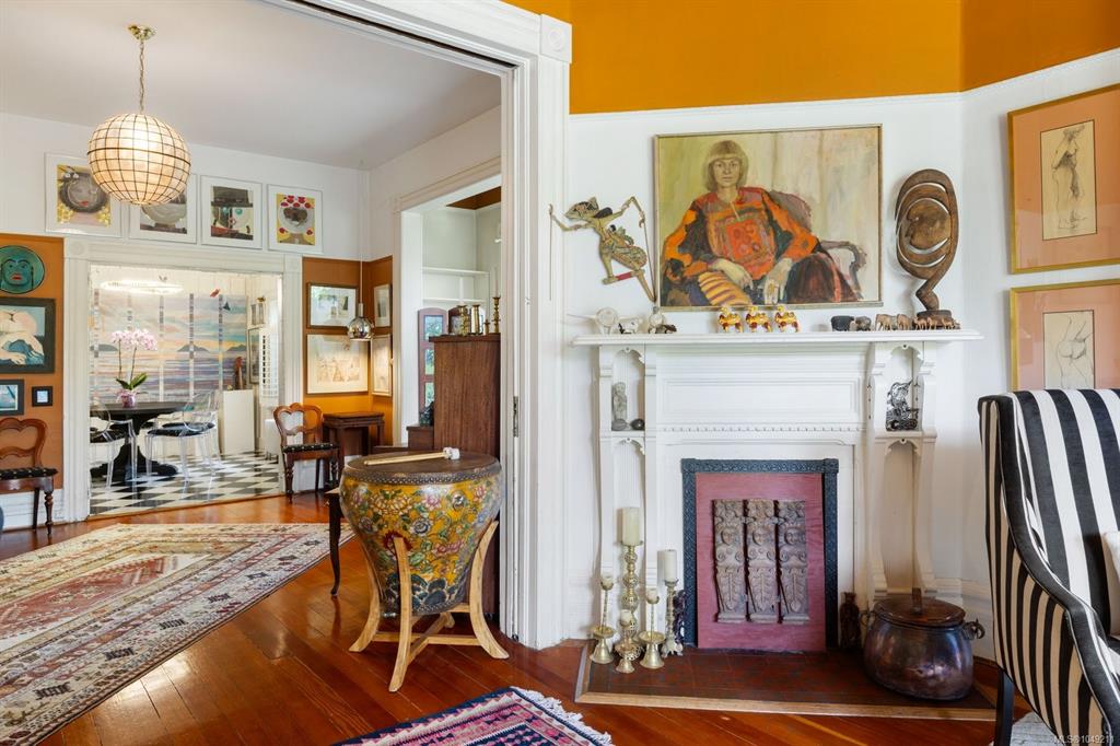 Fifth View of 1648 Rockland Ave, Victoria, BC, V8S 1W7
