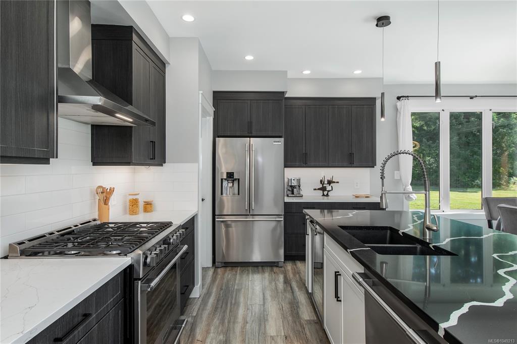 Fifth View of 3811 Woodland Dr, Campbell River, BC, V9H 1B1