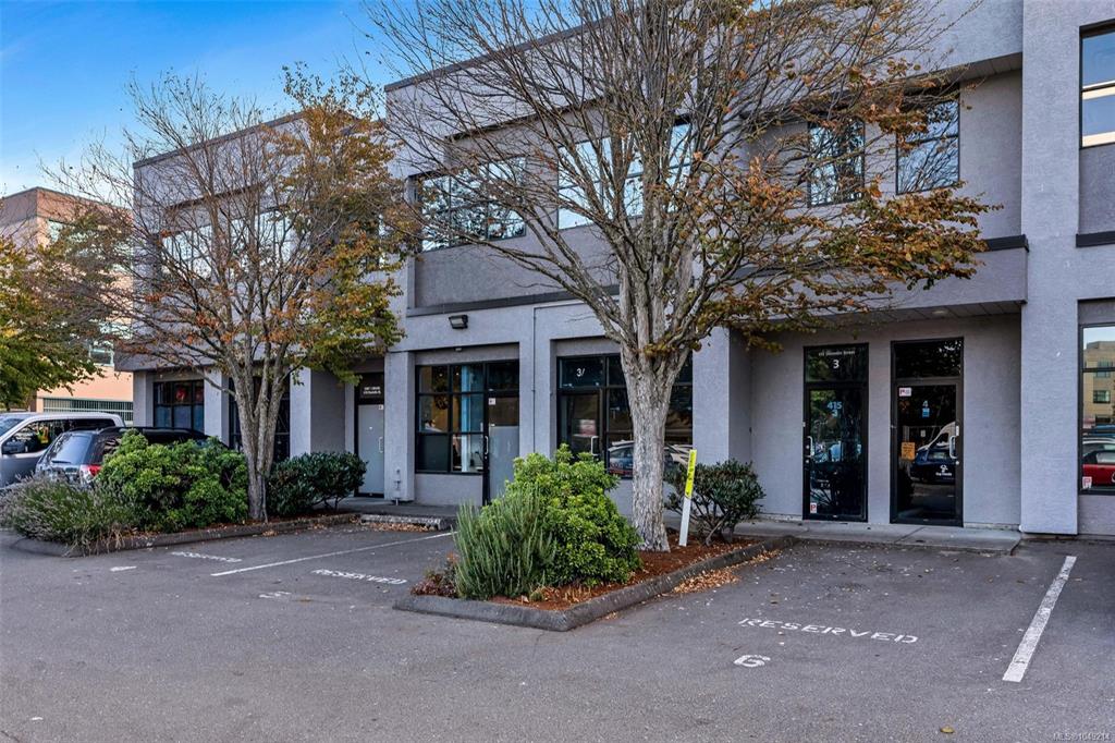 Third View of 415 Dunedin St, Victoria, BC, V8T 5M3