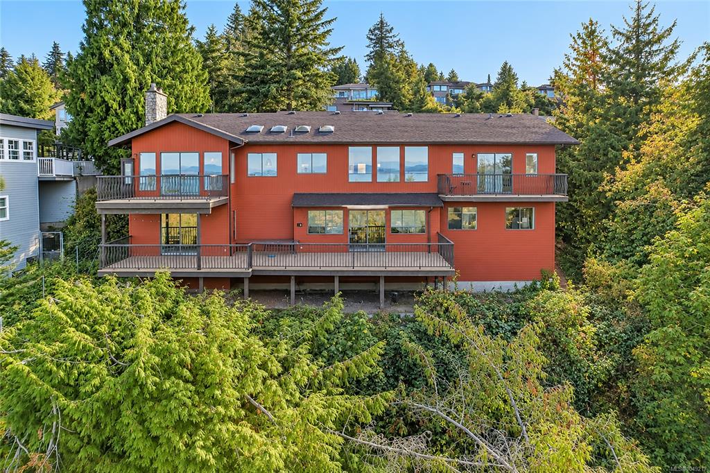 Third View of 8839 Forest Park Dr, North Saanich, BC, V8L 4E8