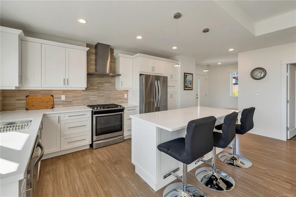 Fifth View of 325 Niluht Rd, Cascadia Views, Campbell River, BC, V9W 8G5
